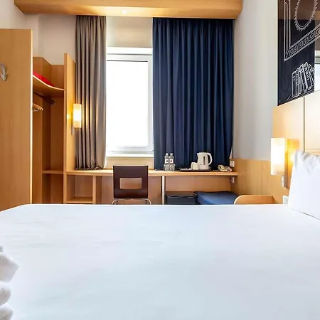 Ibis Center Hotel