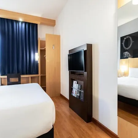 Ibis Center 3*
