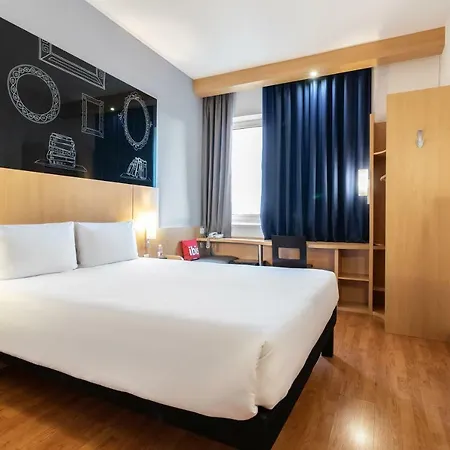 Ibis Center Hotel